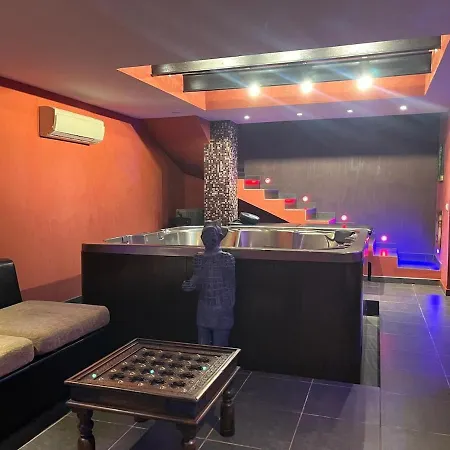 Apartman Monaco Border Jacuzzi Sauna Terrace Ac 4 Sleeps