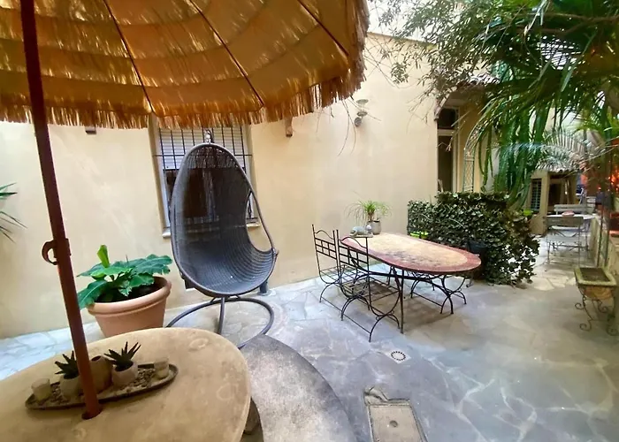 Living Patio, 아파트 *