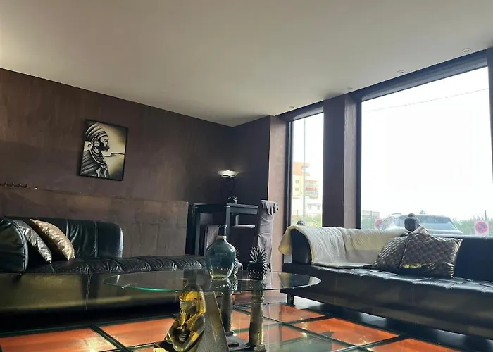 Living Patio, 아파트 *